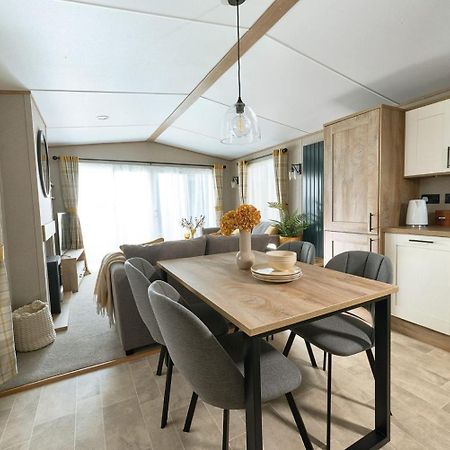 Emma'S Oasis 2-Bedroom Caravan At Durdle Door Sleeps 4 West Lulworth Exteriör bild